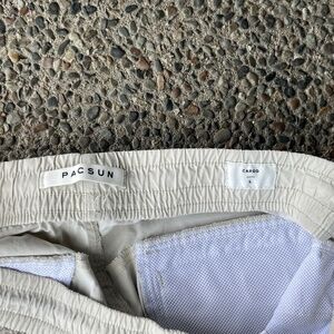 Tan Cargos